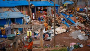 Cyclone Chido à Mayotte : "L'eau sera à 90% rétablie d'ici la fin de journée, au plus tard demain matin", affirme le ministre des Outre-mer démissionnaire