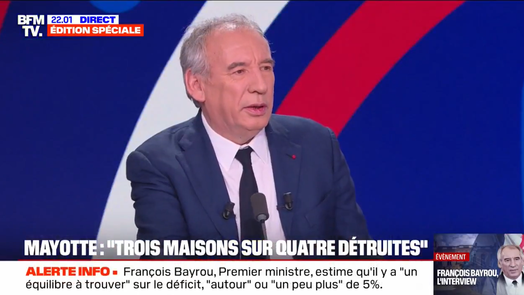 Mayotte : François Bayrou ne croit pas aux « chiffres terrifiants » du bilan après le passage du cyclone Chido