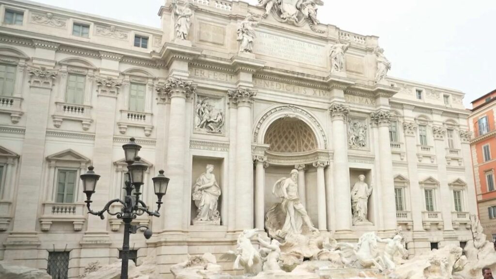 Rome : l'accès à la fontaine de Trevi limité