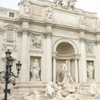 Rome : l'accès à la fontaine de Trevi limité