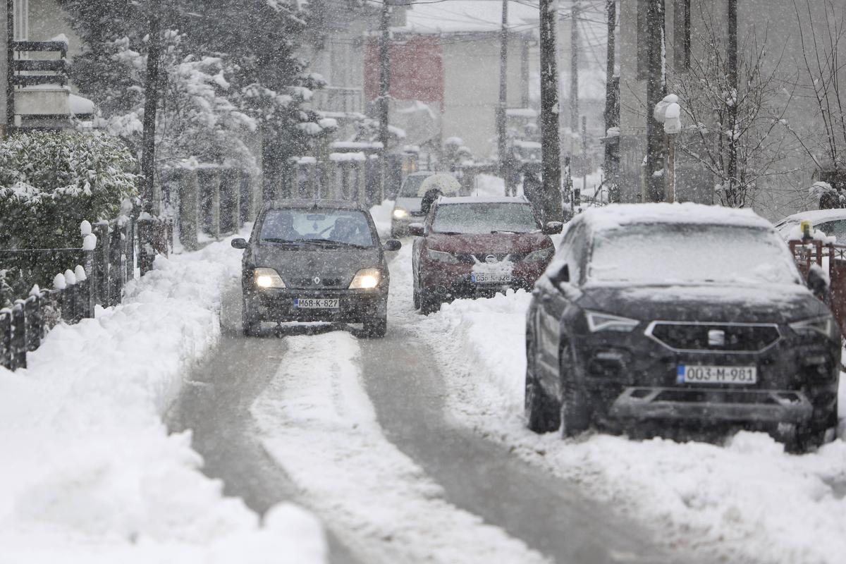 En Bosnie, des dizaines de milliers de foyers privés d’électricité après une tempête de neige