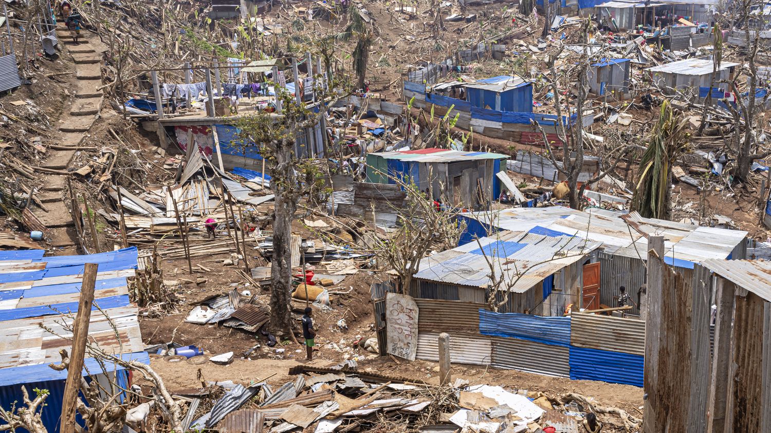 Mayotte : la préfecture recense désormais au moins 39 morts après le passage du cyclone Chido