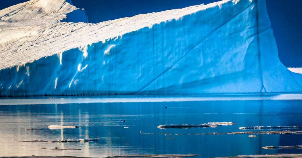 Un iceberg dans la baie de Baffin, près de Pituffik, en juillet 2022 au Groenland