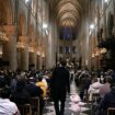 "C'était une évidence" : les fidèles se pressent à Notre-Dame de Paris pour les premières messes de Noël en public depuis la réouverture