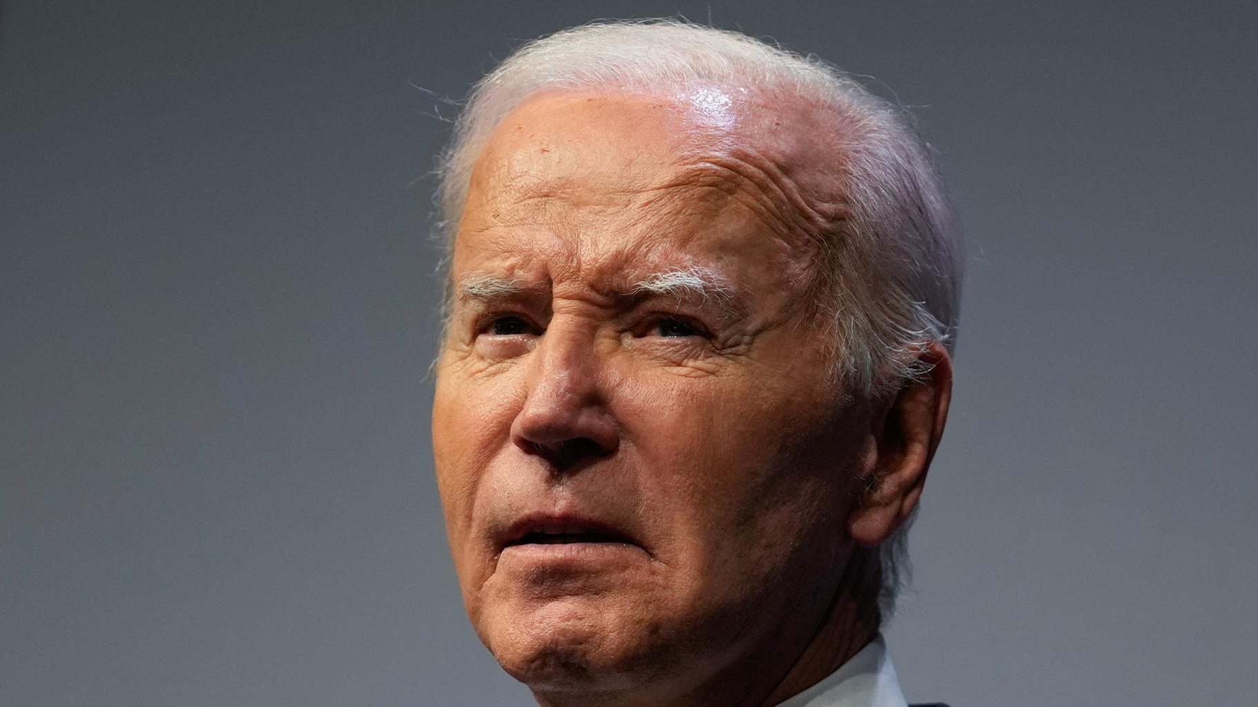 Joe Biden en déclin politique (et physique) à trois semaines de laisser la Maison Blanche à Donald Trump