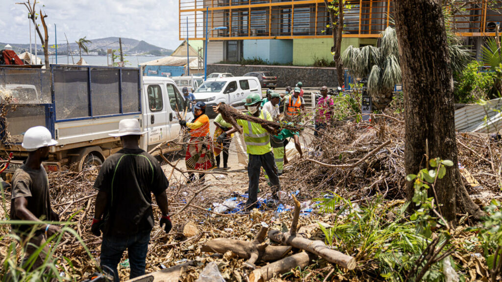 François Bayrou en route pour Mayotte, face au défi des urgences et de la reconstruction