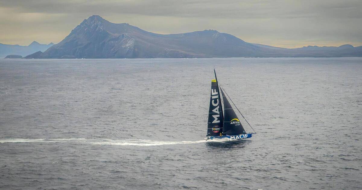 Vendée Globe : un réveillon entre plats lyophilisés, première douche et appel à la famille