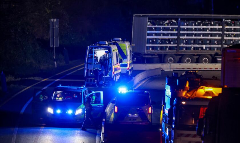 26 Verletzte, acht davon schwer: Crashfahrt auf der A1: Videoaufnahmen zeigen Ausmaß der Zerstörung