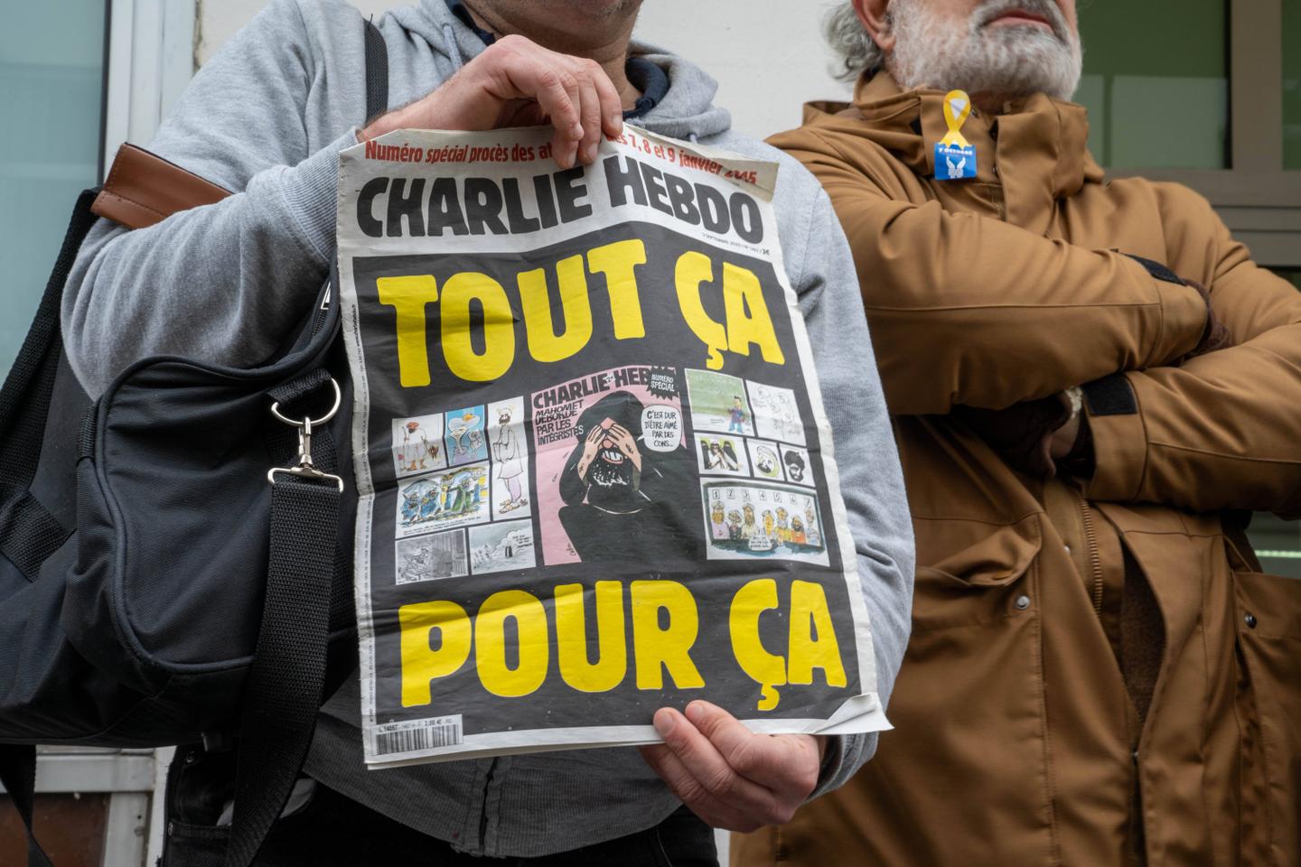 A « La Tribune Dimanche », un hommage à « Charlie Hebdo » mais pas de dessin de une