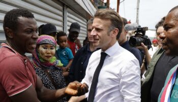 A Mayotte, Macron défend un discours de « vérité » sur l’immigration clandestine