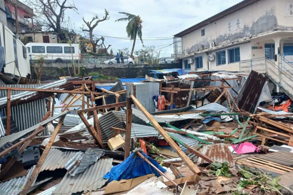 A Mayotte, un habitant a filmé le spectacle de désolation laissé par le cyclone Chido