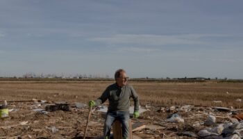 A Valence, la zone naturelle de l’Albufera polluée par des tonnes de détritus après les crues dévastatrices