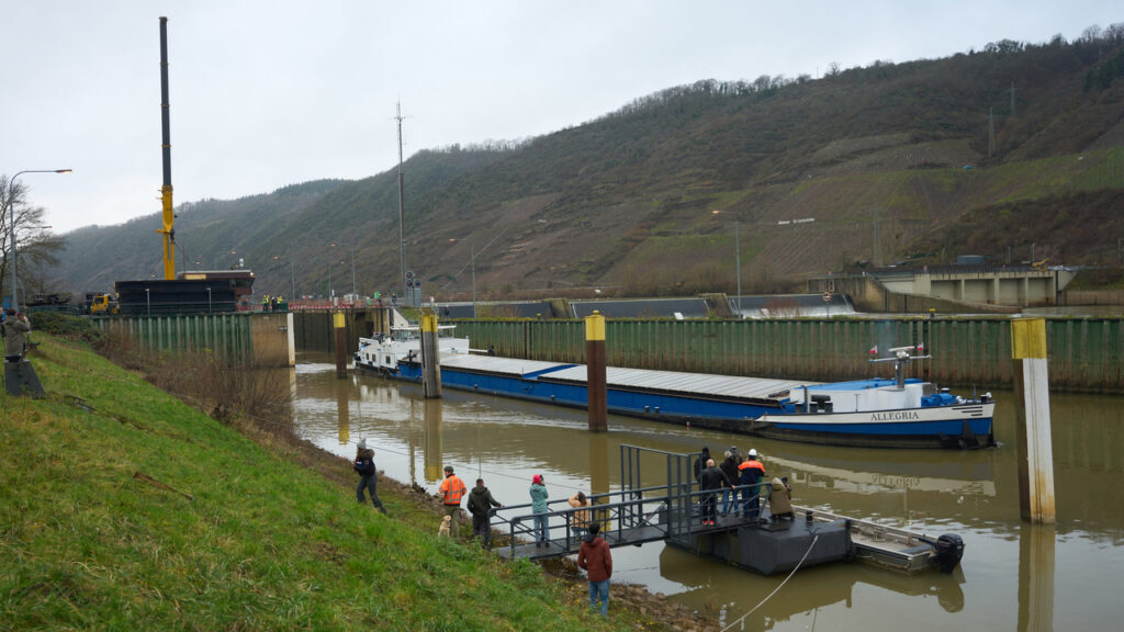 Accident en Allemagne: Le dernier bateau bloqué a passé l'écluse de Müden