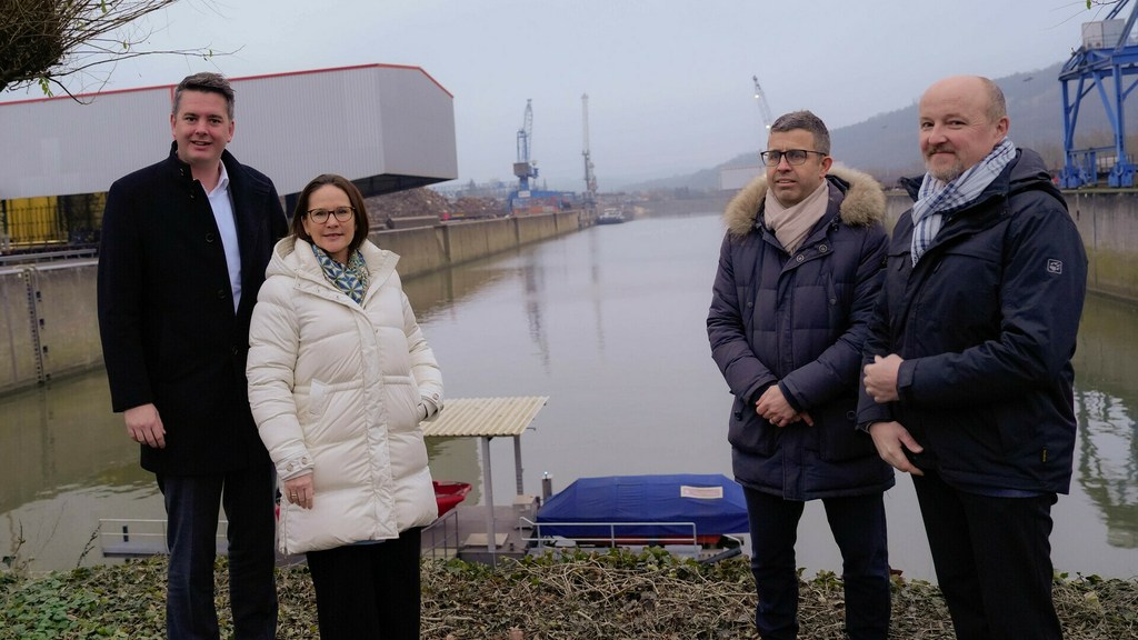 Accident sur une écluse en Allemagne: Les navires bloqués sur la Moselle seront évacués d'ici Noël