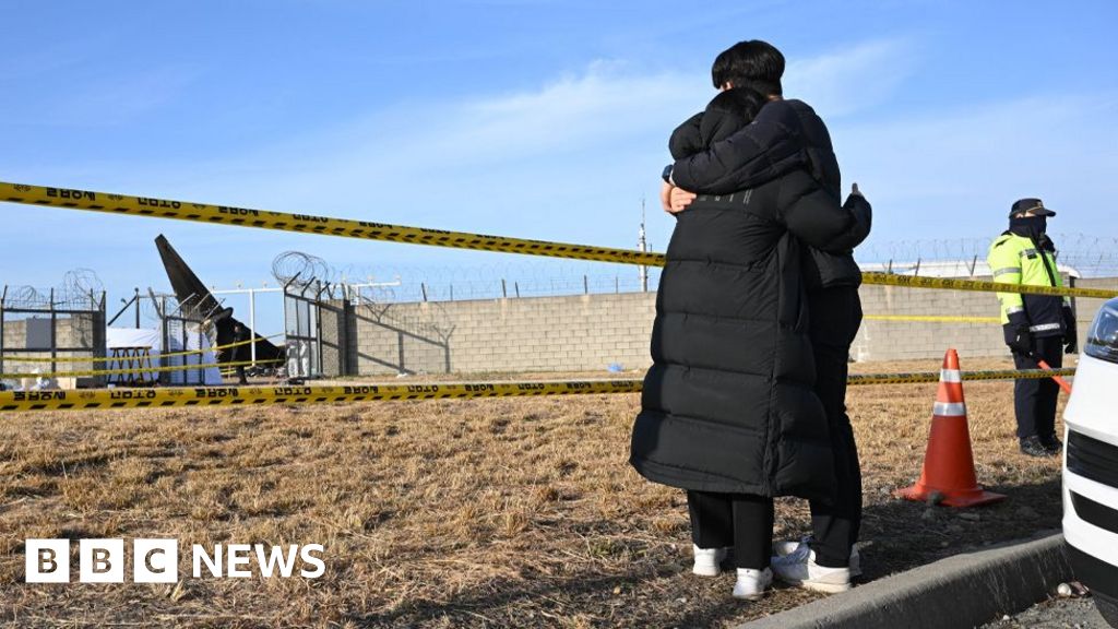 Anger as families wait for victims' remains after South Korea plane crash