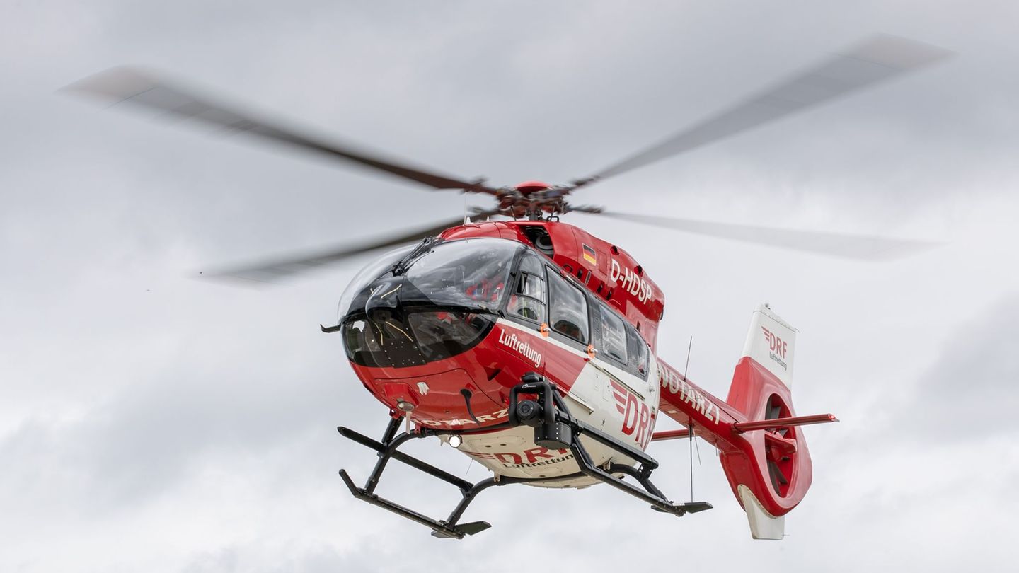 Der Schwerverletzte wurde mit einem Rettungshubschrauber ins Uniklinikum Greifswald geflogen. (Symbolbild) Foto: Daniel Karmann/