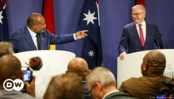 Australia and Papua New Guinea strike deal to counter China