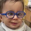 Baby bekommt Brille: Liam kann zum ersten Mal sehen: Mutter teilt bewegenden Moment auf Social Media