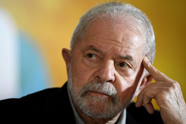 Brésil: Lula se remet après son opération pour une hémorragie dans le crâne