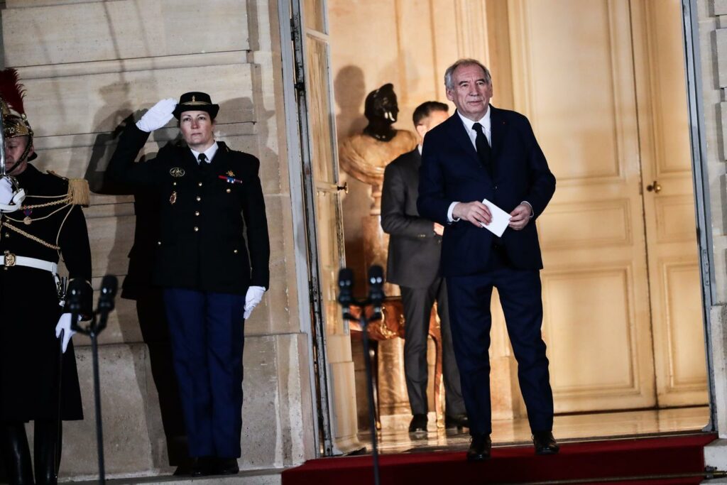 Budget : à peine nommé, François Bayrou déjà confronté à l’abaissement de la note de la France par Moody’s