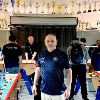 Ce patron de PMU du Val-de-Marne est champion du monde de baby-foot : « Je vis de ma passion »