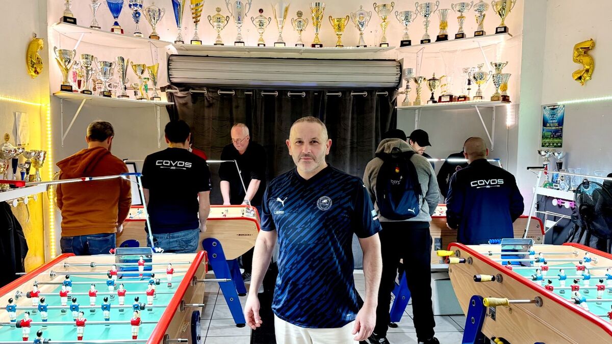 Ce patron de PMU du Val-de-Marne est champion du monde de baby-foot : « Je vis de ma passion »