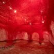 Chiharu Shiota fait tanguer le Grand Palais, à Paris