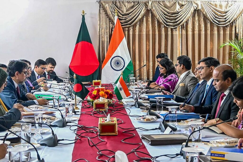 Cinq mois après la chute de Sheikh Hasina, les relations entre l’Inde et le Bangladesh se dégradent de jour en jour