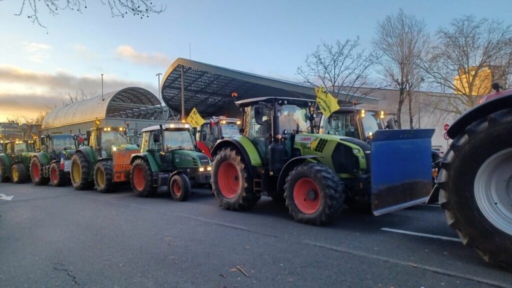 Colère des agriculteurs : la Coordination rurale menace de « monter sur Paris » à partir de dimanche