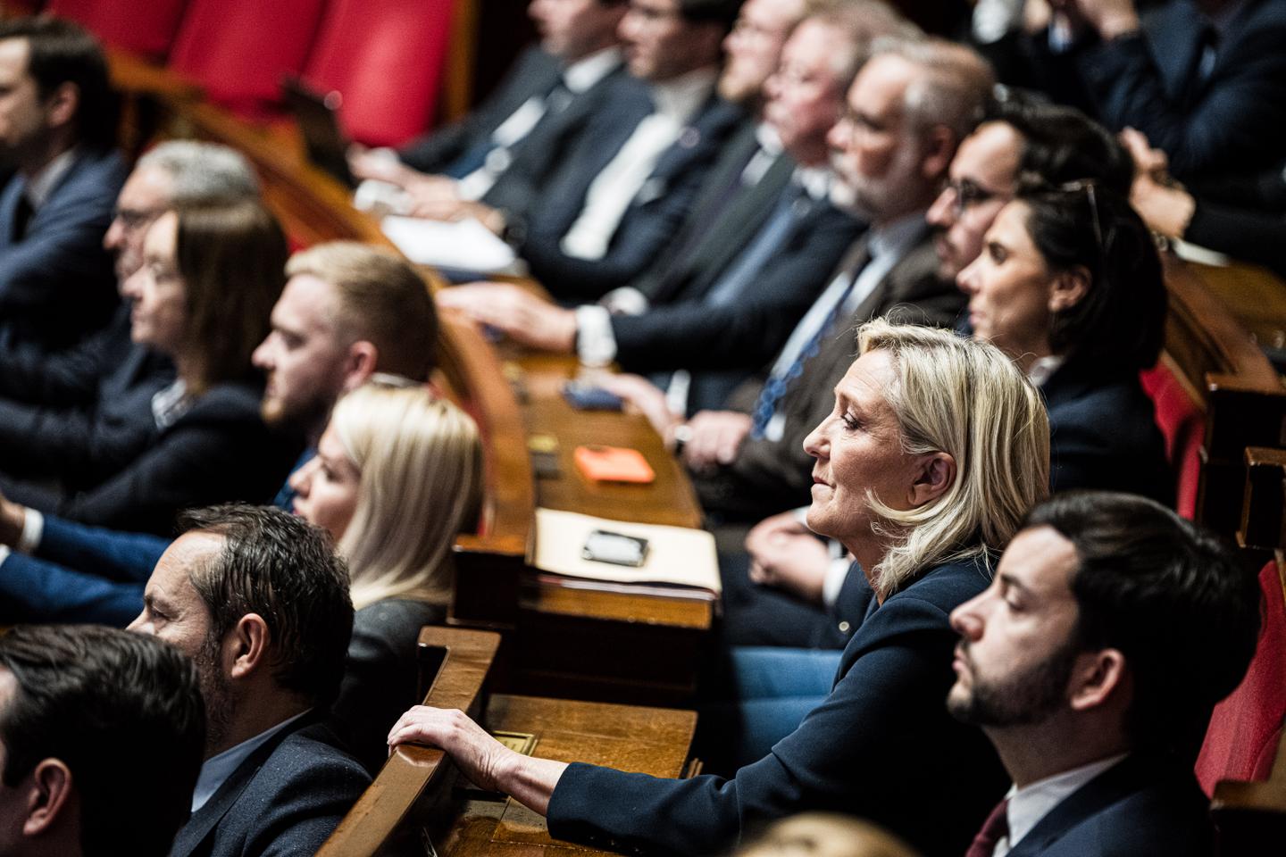 Comment Michel Barnier s’est laissé prendre dans les filets du RN