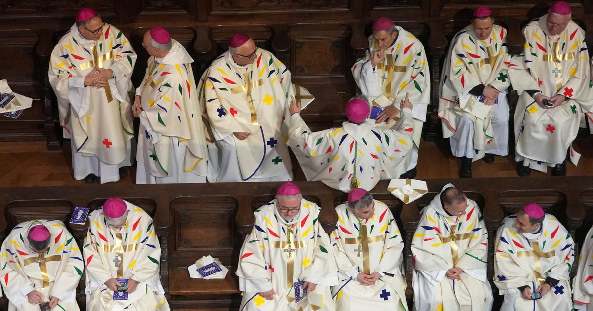 Consécration de l’Autel, Brigitte Macron qui communie... Les temps forts de la messe à Notre-Dame en images