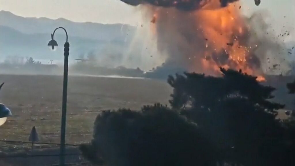 Corea del Sur llora por las víctimas de su mayor accidente aéreo mientras se investiga el "mal mantenimiento" por parte de la aerolínea de bajo coste que operaba el avión