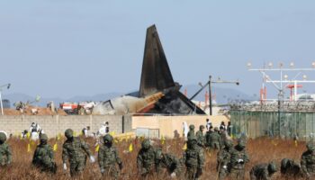 Crash aérien en Corée du Sud: La conformité du mur de béton de l'aéroport de Muan examinée