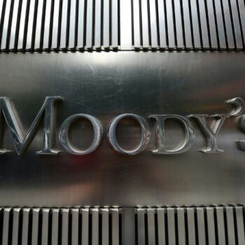 Crise politique et économique: Moody's dégrade la note de la France d'un cran