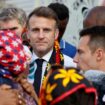 DIRECT. Mayotte : Macron poursuit sa visite de l'archipel en proie à la colère des Mahorais