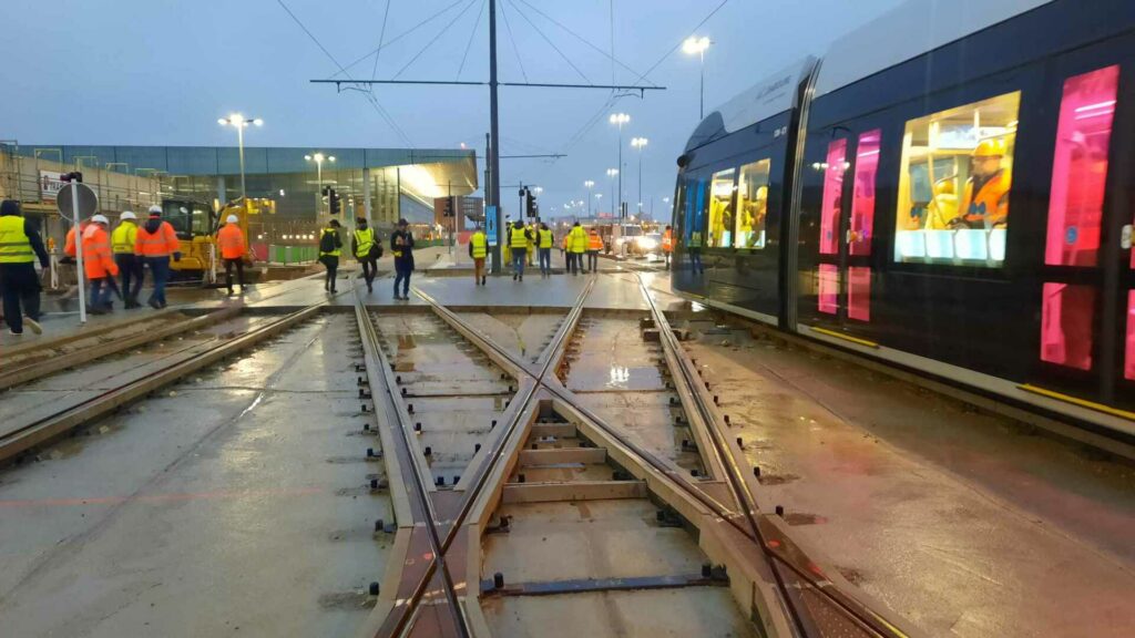 Début des essais ce matin: Le premier tram "atterrit" au Findel !