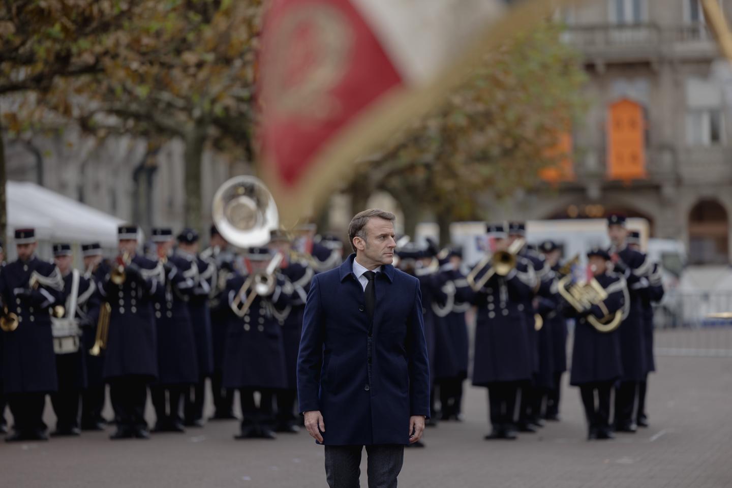 Depuis la dissolution de l’Assemblée nationale, le lent crépuscule d’Emmanuel Macron