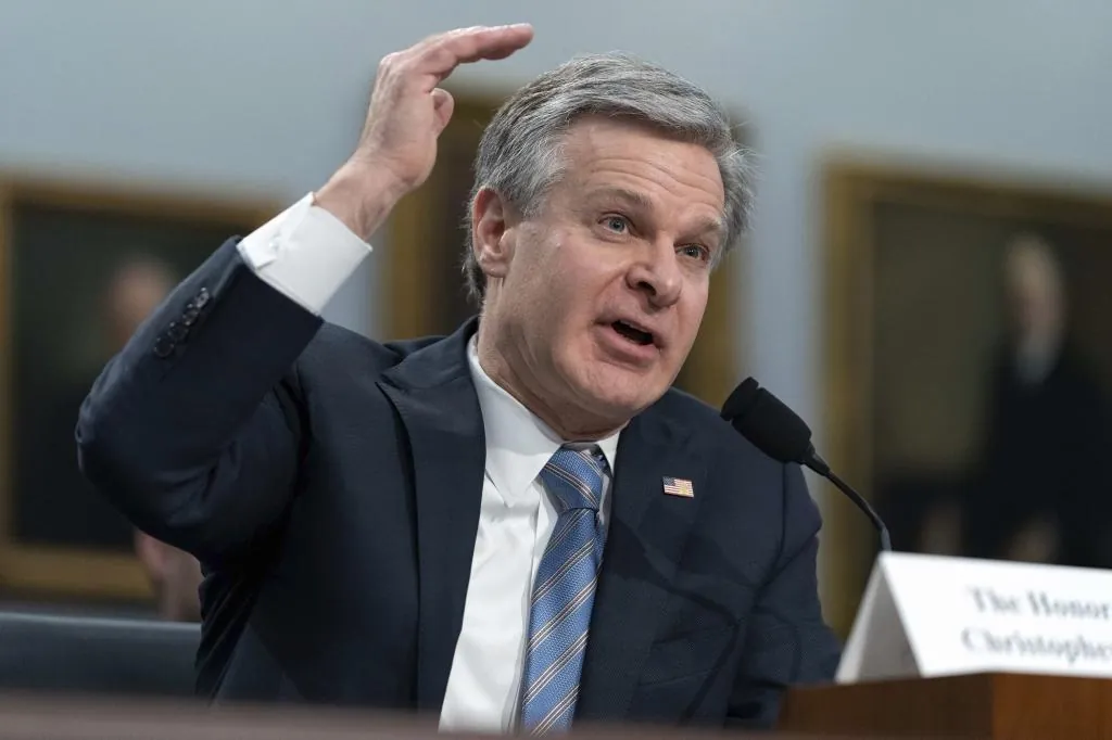 Dimite el director del FBI, Chris Wray, tras anunciar Trump hace días que nombrará a Kash Patel para ese cargo