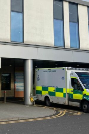 Doctors call for major incident as hospital 'unsafe'