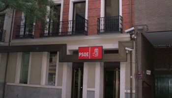 El PSOE demanda por "falsas acusaciones" a la empresaria que afirma haber entregado 90.000 euros en metálico en  Ferraz