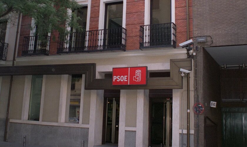 El PSOE demanda por "falsas acusaciones" a la empresaria que afirma haber entregado 90.000 euros en metálico en  Ferraz