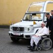 El nuevo papamóvil de Bergoglio es eléctrico y hecho sobre la base de un todoterreno de lujo de 196.221 euros