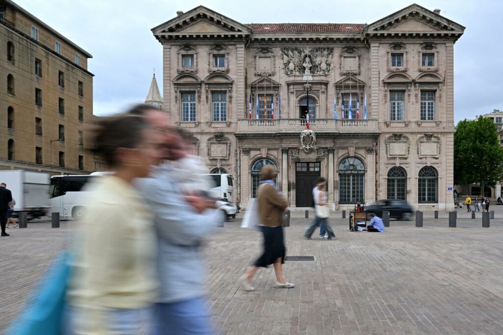 En Provence-Alpes-Côte d’Azur, les stratégies budgétaires opposées de la région et de la ville de Marseille