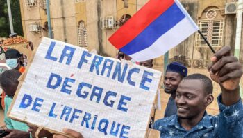 « En annonçant, depuis des décennies, la fin de la “Françafrique”, Paris n’a fait qu’avouer l’inverse : la décolonisation est un processus inachevé »