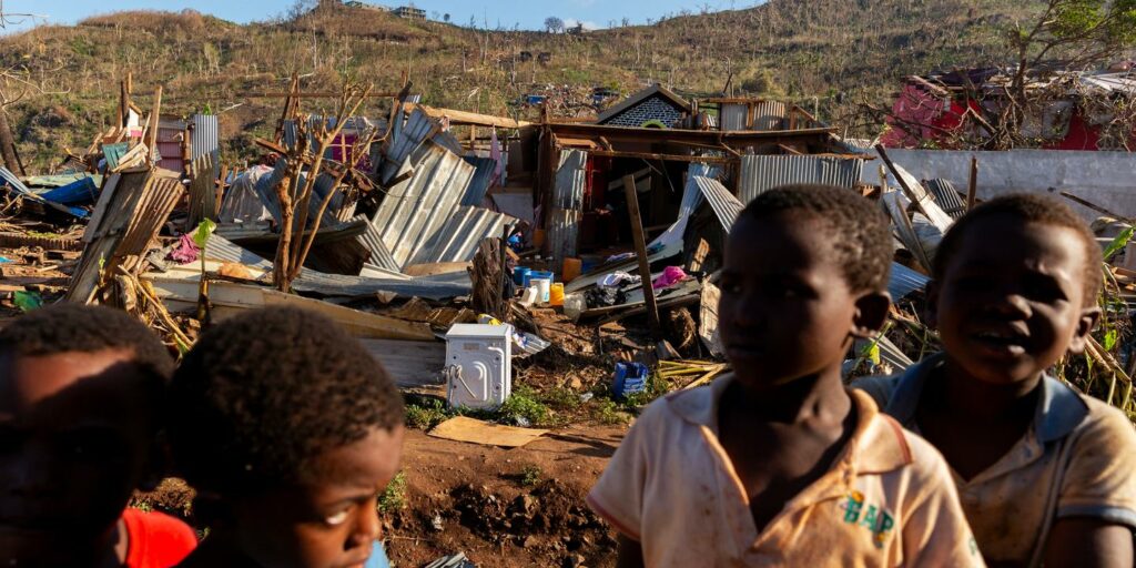 En direct : Mayotte attend de l’aide supplémentaire après le départ d’Emmanuel Macron ; l’alimentation en eau courante rétablie partiellement à Mamoudzou