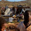 En direct : Mayotte attend de l’aide supplémentaire après le départ d’Emmanuel Macron ; l’alimentation en eau courante rétablie partiellement à Mamoudzou