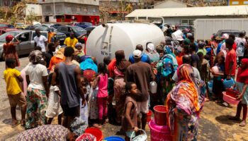 En direct, Mayotte : les habitants attendent encore de l’aide, une semaine après le passage du cyclone Chido