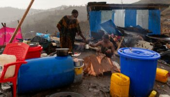 En direct, cyclone Chido à Mayotte : Matignon détaille plusieurs mesures de soutien (gel de prix, activité partielle, fiscalité…)