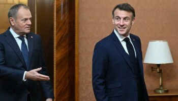 En direct, nouveau premier ministre : Emmanuel Macron va « écourter » sa visite en Pologne