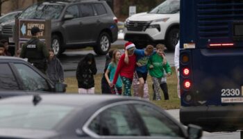 États-Unis : deux morts lors d’une fusillade dans une école chrétienne, une élève de 15 ans identifiée comme la meurtrière